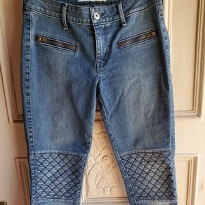 GUESS JEANS ● with patters on knees